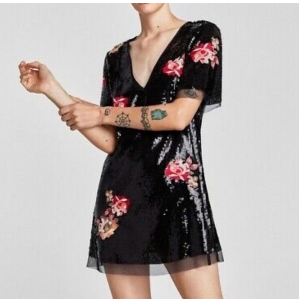 ZARA Black Floral Sequin Mini Dress V-Neck Party , size Small